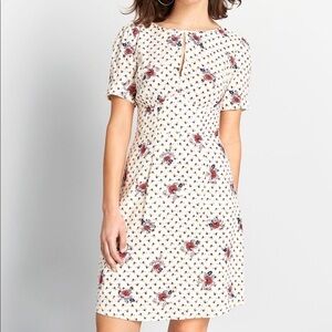 MODCloth size 8 NWT floral print dress